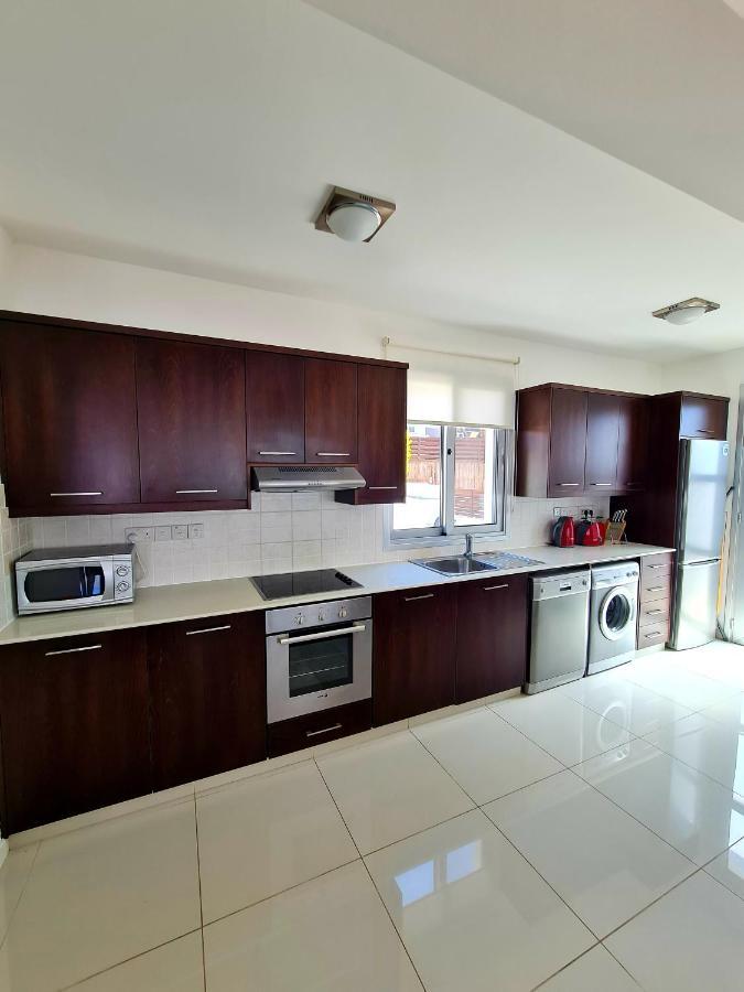 Modern Villa, 4 Bedrooms, Private Pool, Close To Coral Bay Strip 佩亚 外观 照片