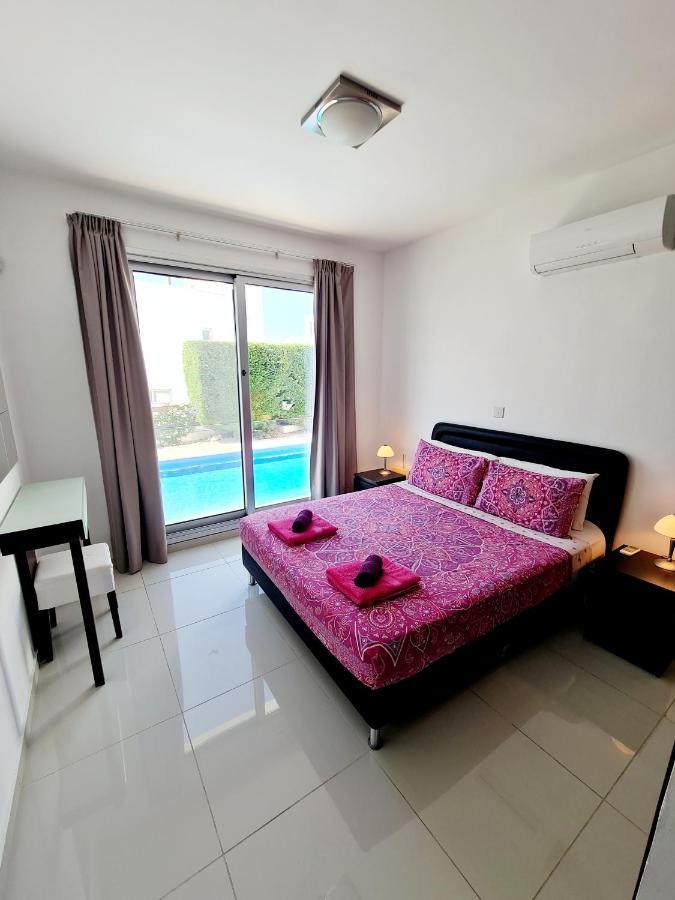 Modern Villa, 4 Bedrooms, Private Pool, Close To Coral Bay Strip 佩亚 外观 照片