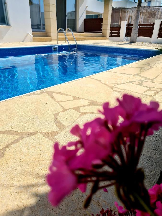 Modern Villa, 4 Bedrooms, Private Pool, Close To Coral Bay Strip 佩亚 外观 照片